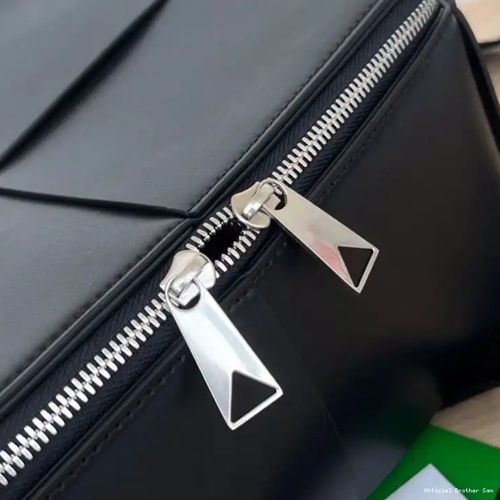 Official Brother Sam Bottega Bag Veneta 2211SF0015 0823